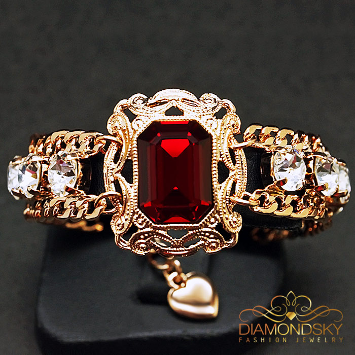 Aproce „Grāfiene Olga“ ar Swarovski™ kristāliem