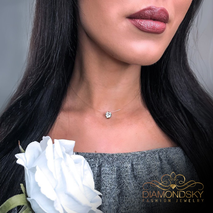 Neredzamais kulons ar Swarovski™ kristāliem