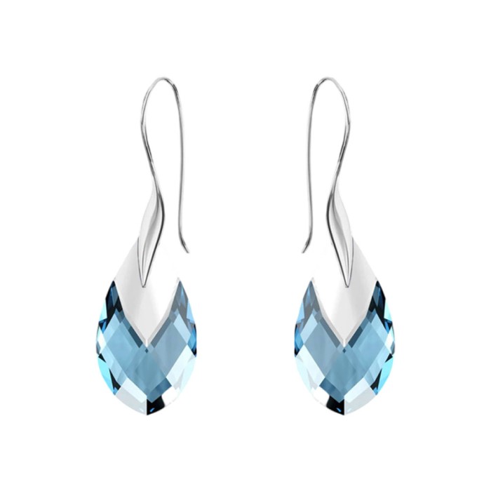 Sudraba komplekts sievietēm „Baroks II (Aquamarine Light Chrome)“ ar Swarovski® kristāliem