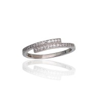 Серебряное кольцо 925 пробы с цирконами «Камелия»